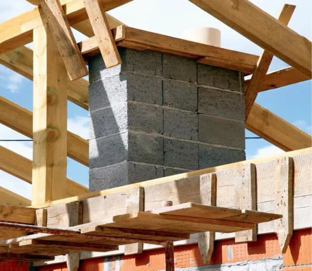 Czym obłożyć komin – najlepsze materiały i metody na trwałe wykończenie Czym obłożyć komin – najlepsze materiały i metody na trwałe wykończenie